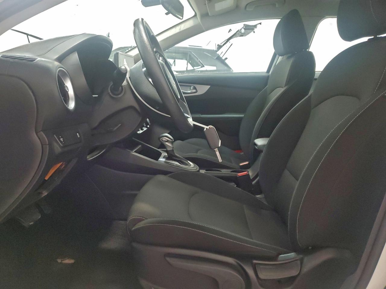2024 KIA FORTE LX photo 7