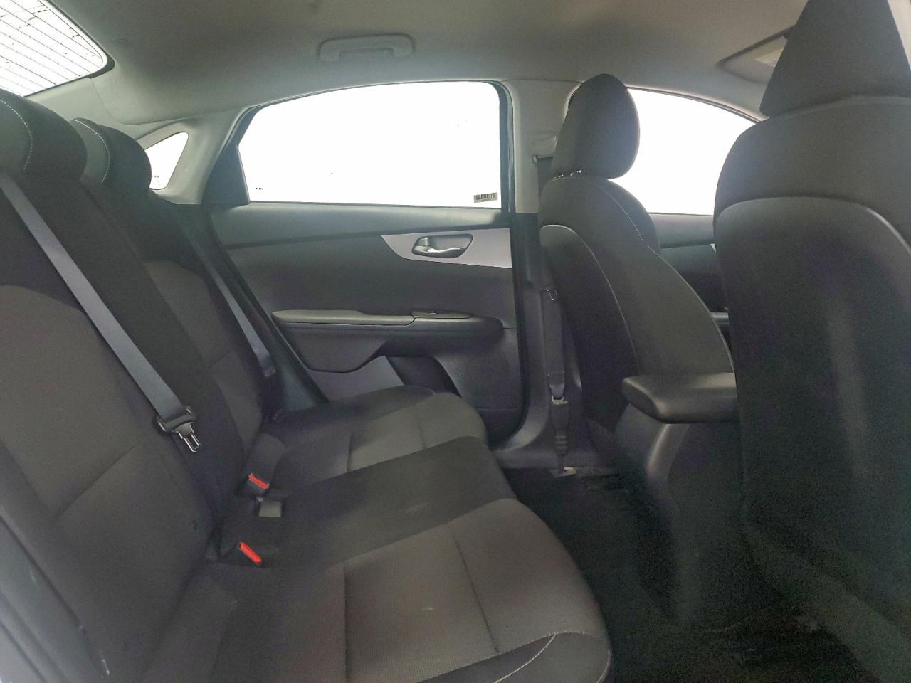 2024 KIA FORTE LX photo 10