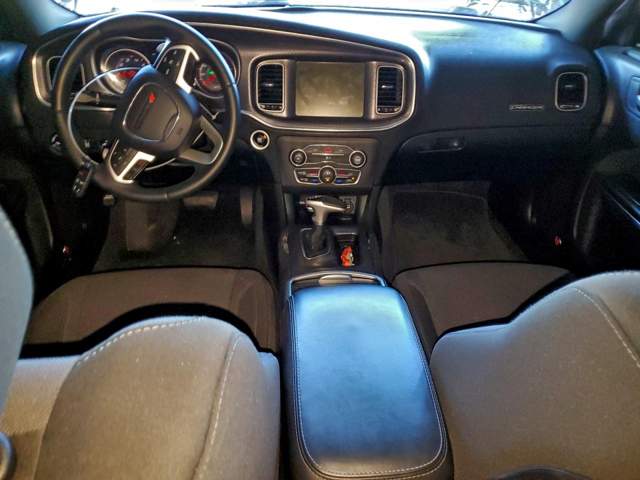 2015 DODGE CHARGER SXT photo 8