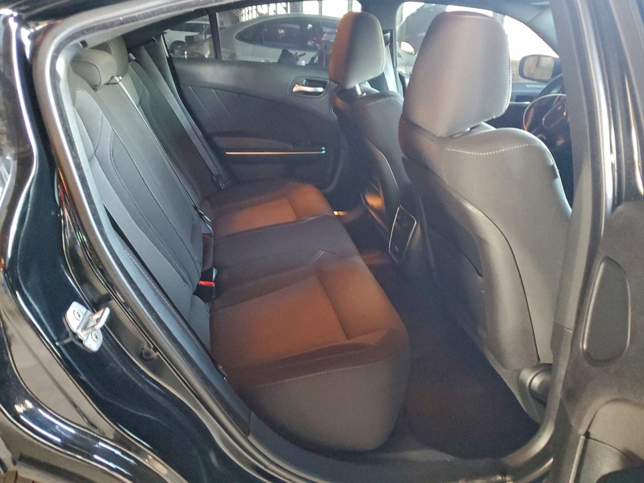 2015 DODGE CHARGER SXT photo 10