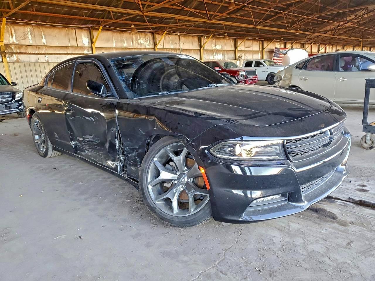 2015 DODGE CHARGER SXT photo 4