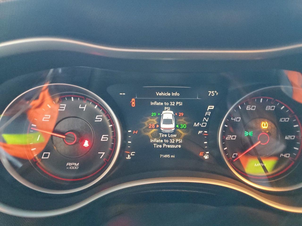 2015 DODGE CHARGER SXT photo 9