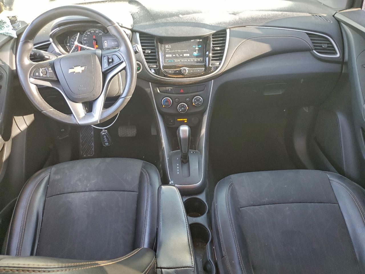 2017 CHEVROLET TRAX 1LT photo 8
