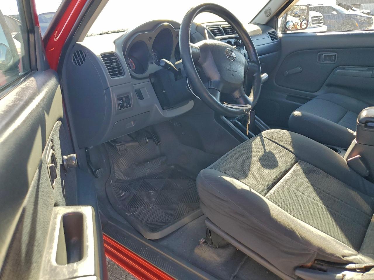 2002 NISSAN FRONTIER KING CAB XE photo 8
