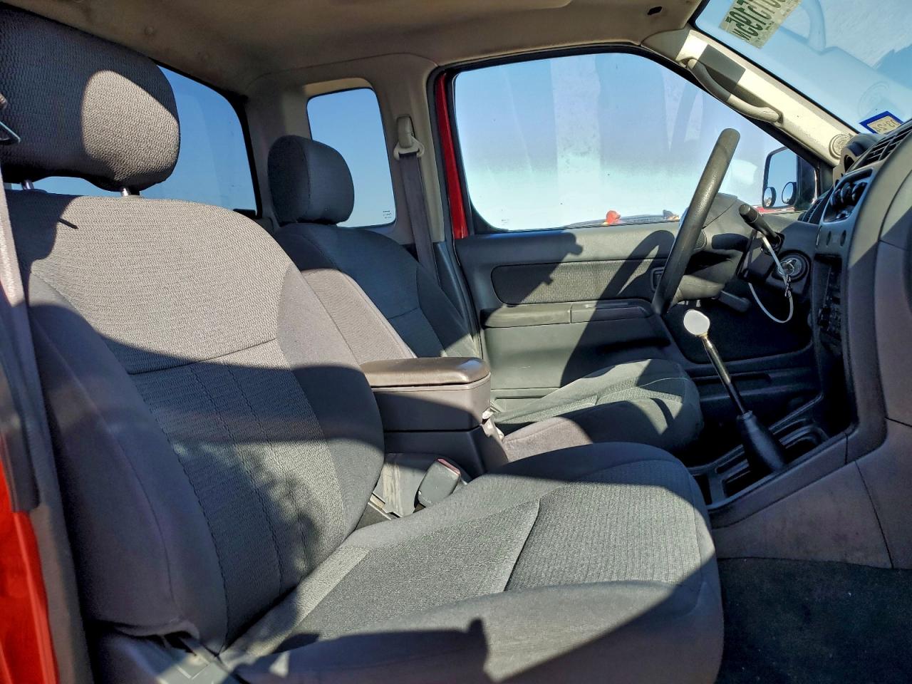 2002 NISSAN FRONTIER KING CAB XE photo 10