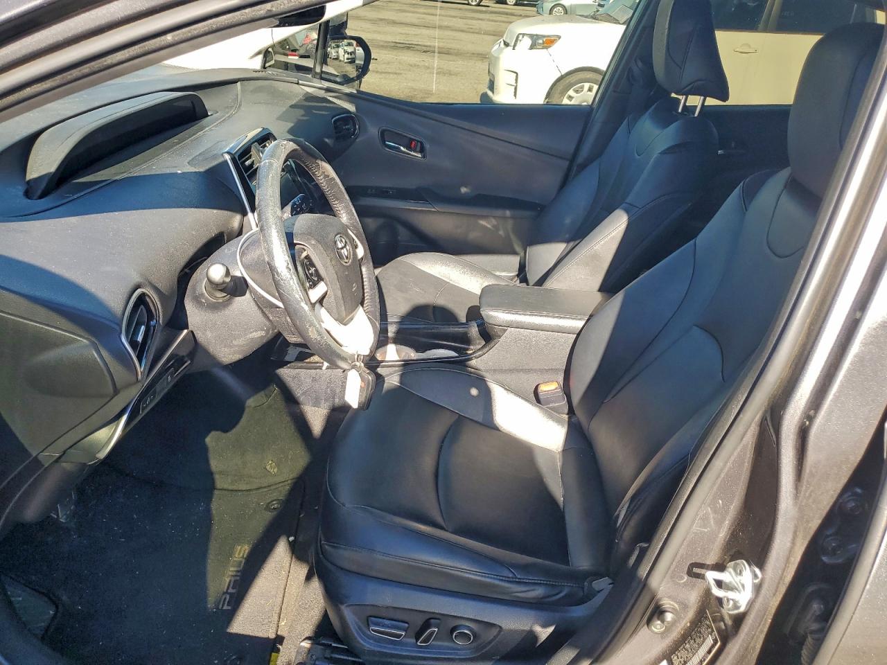 2016 TOYOTA PRIUS photo 7