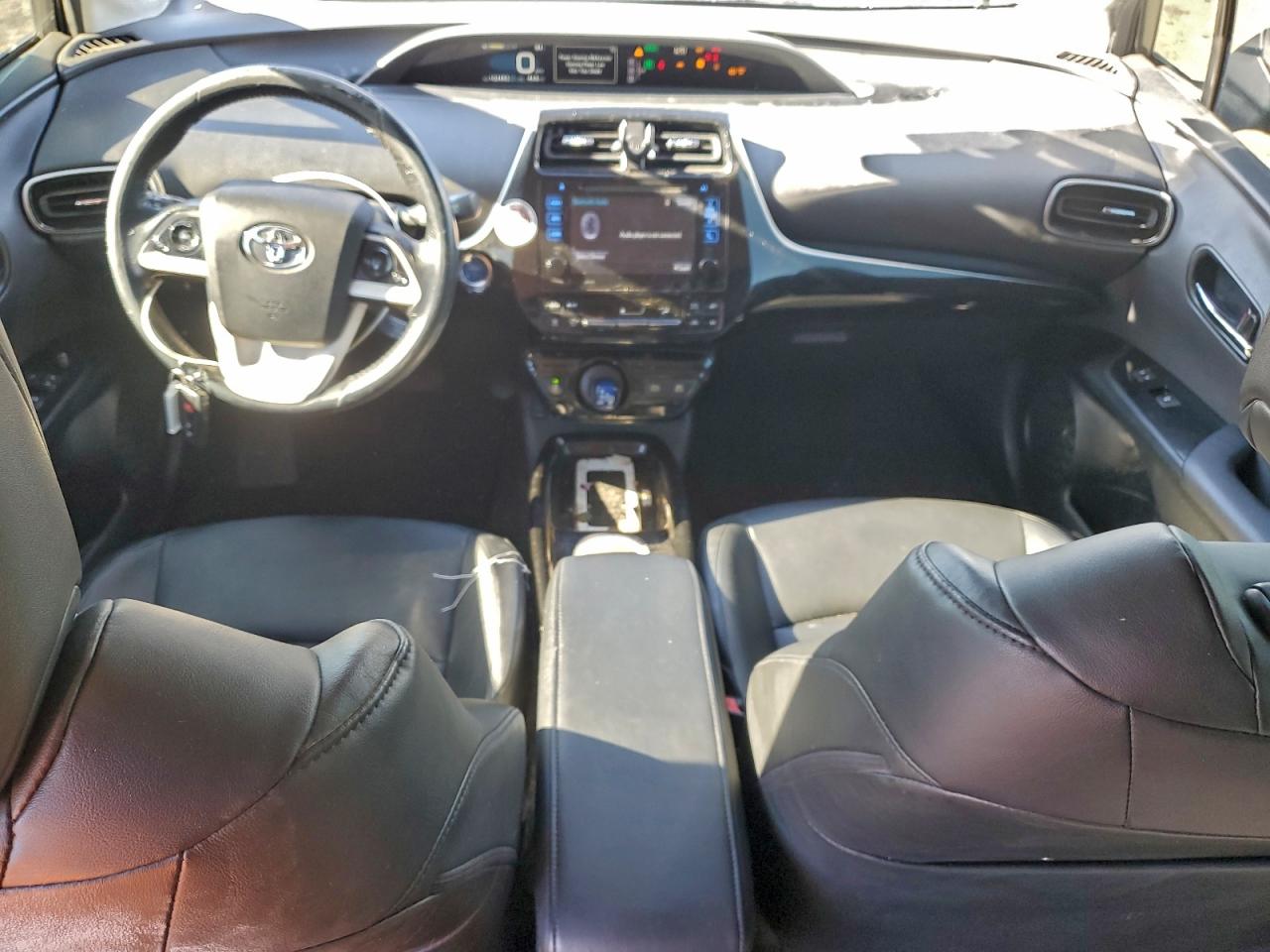 2016 TOYOTA PRIUS photo 8