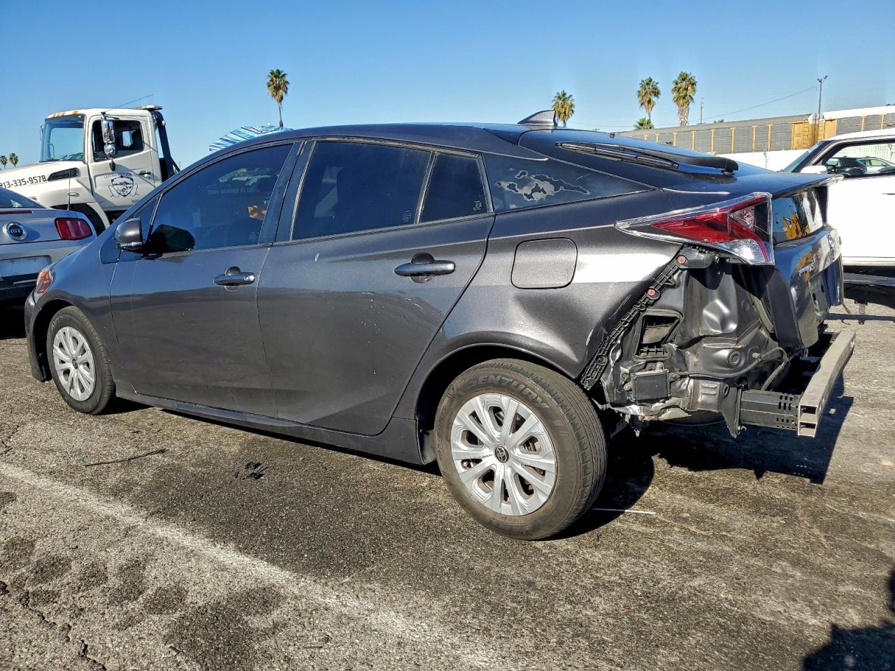 2016 TOYOTA PRIUS photo 2