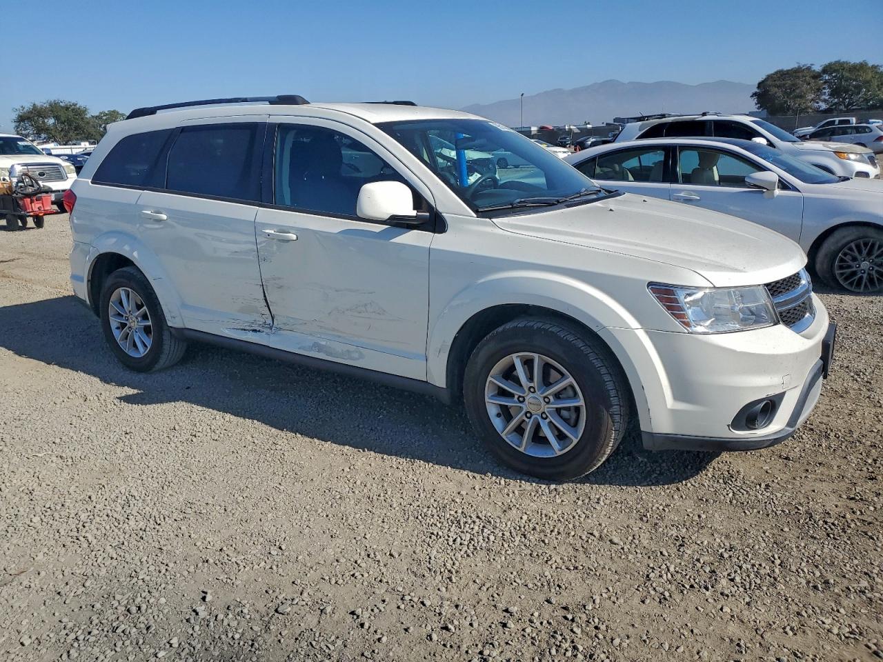 2014 DODGE JOURNEY SXT photo 4