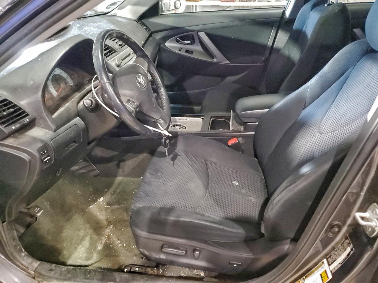 2010 TOYOTA CAMRY BASE photo 7