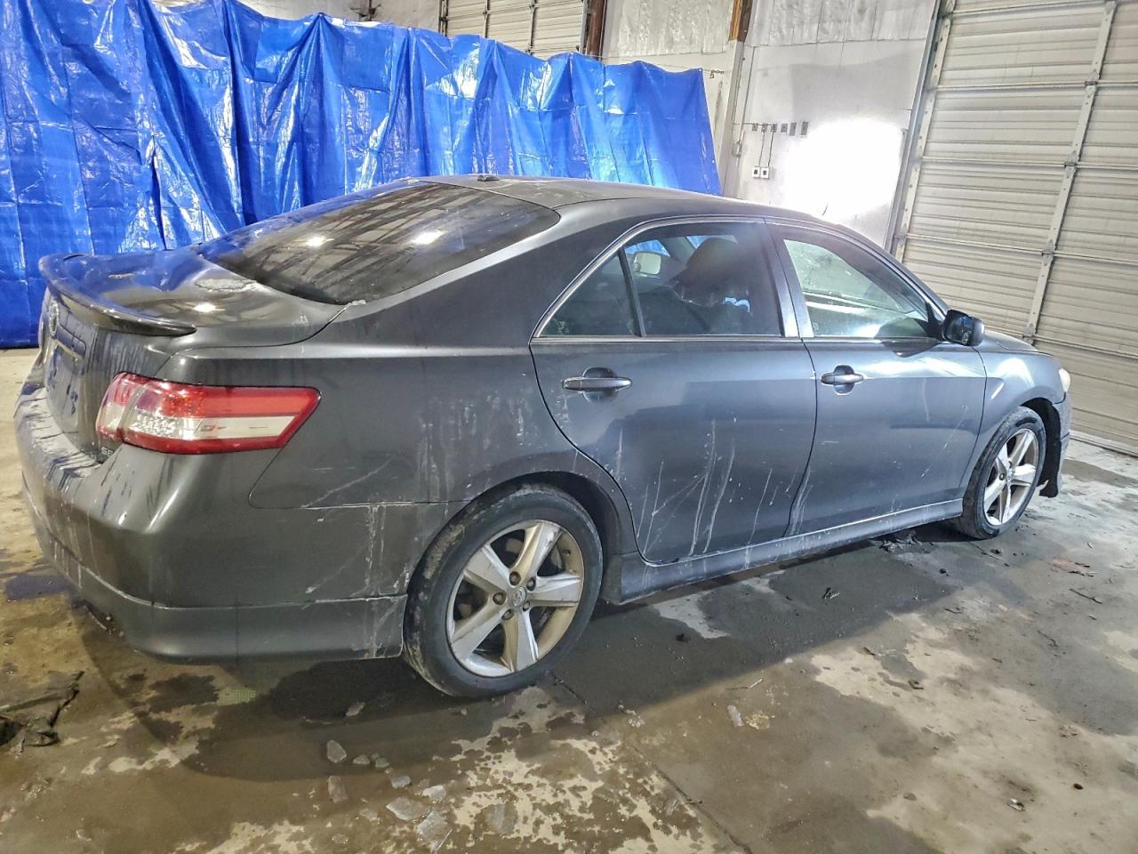 2010 TOYOTA CAMRY BASE photo 3