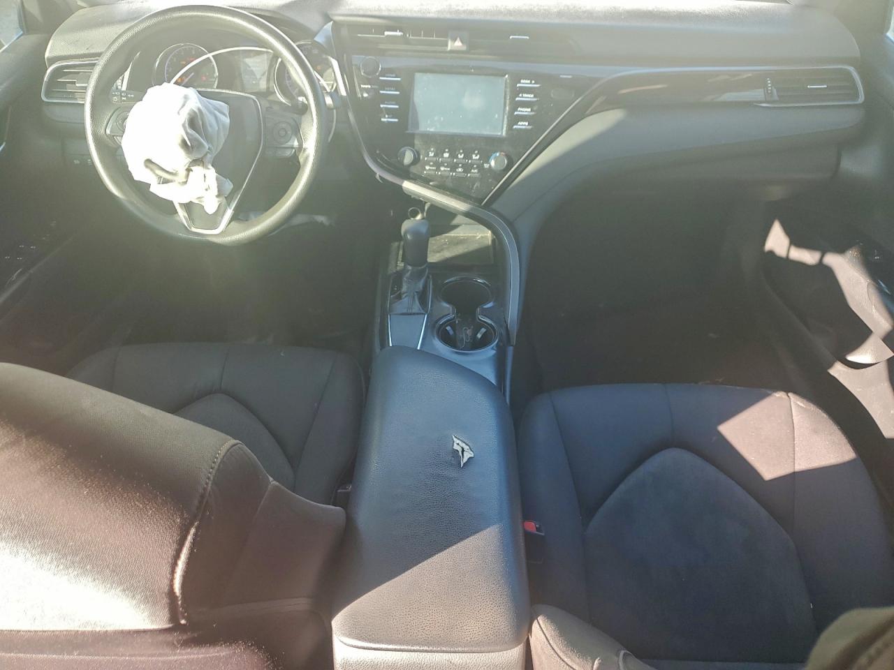 2019 TOYOTA CAMRY L photo 8