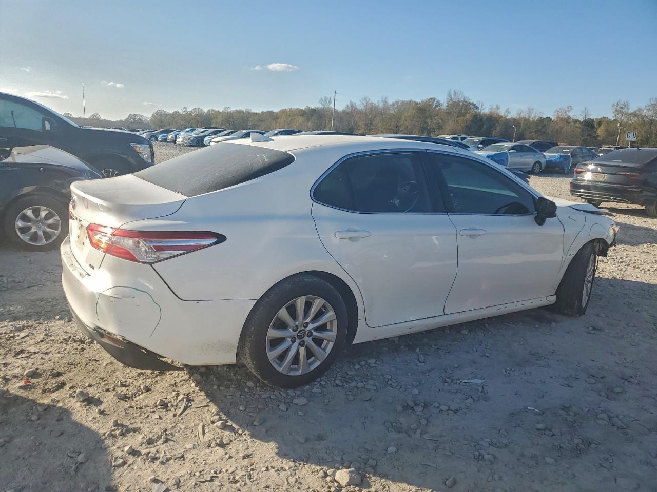 2019 TOYOTA CAMRY L photo 3