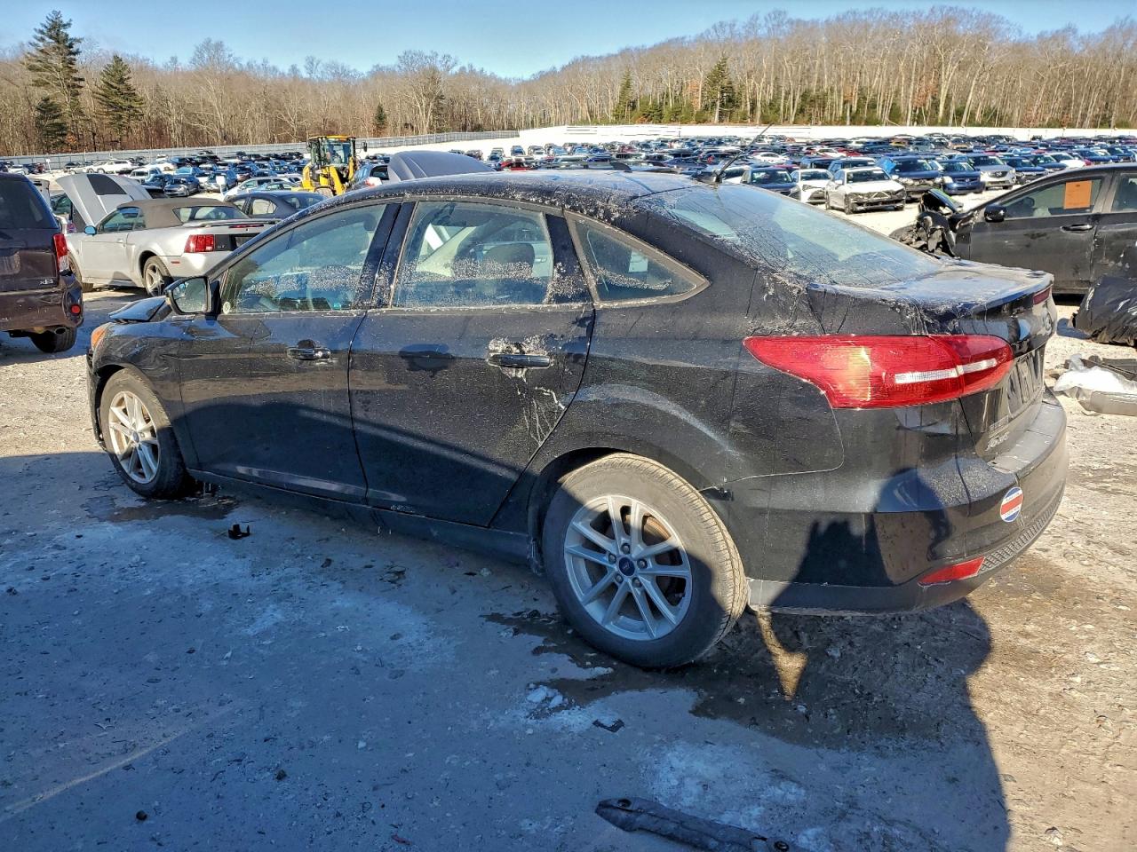 2017 FORD FOCUS SE photo 2