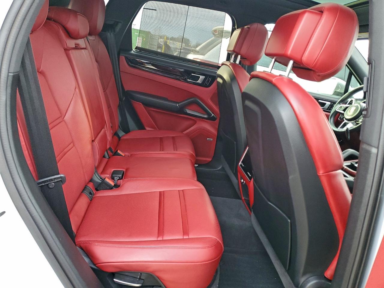 2021 PORSCHE CAYENNE E-HYBRID photo 11