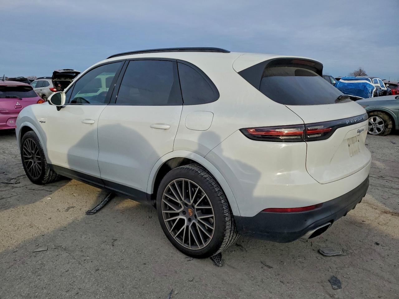 2021 PORSCHE CAYENNE E-HYBRID photo 2
