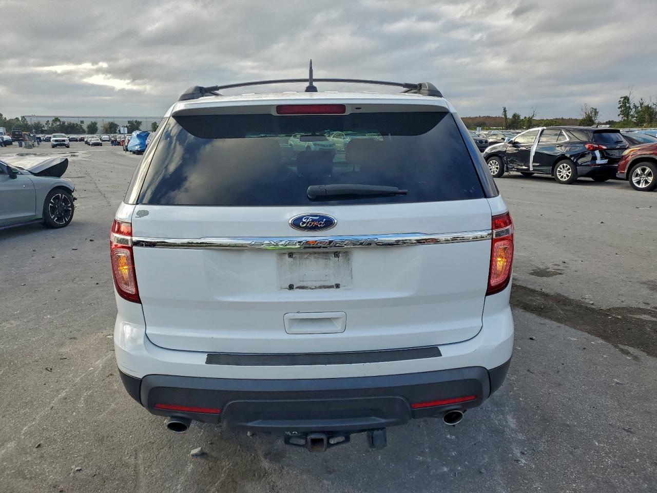 2015 FORD EXPLORER photo 6