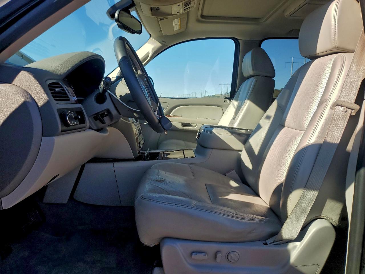 2009 CHEVROLET SUBURBAN C1500 LTZ photo 7
