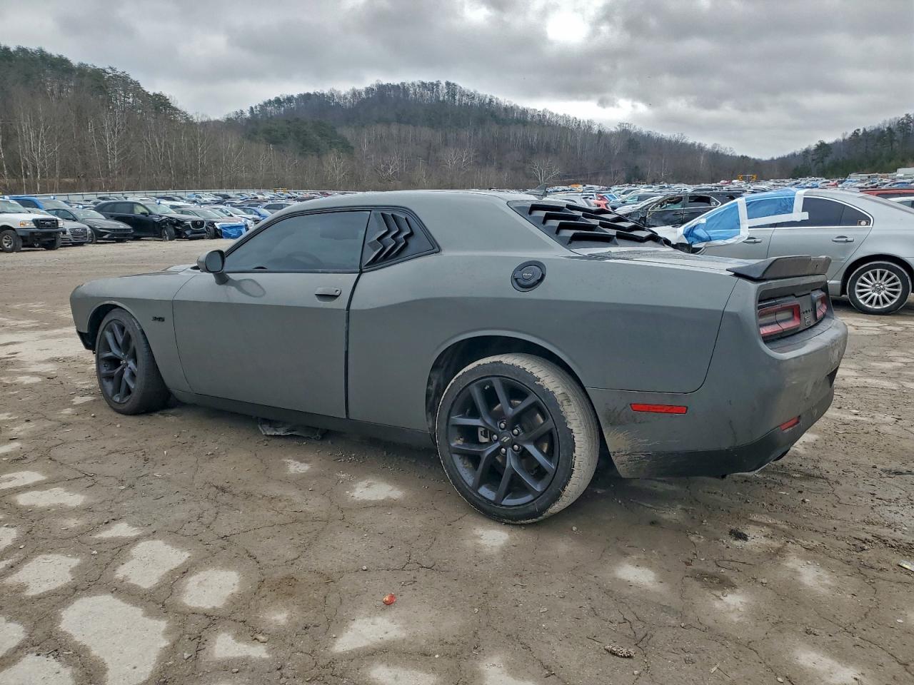 2023 DODGE CHALLENGER R/T photo 2