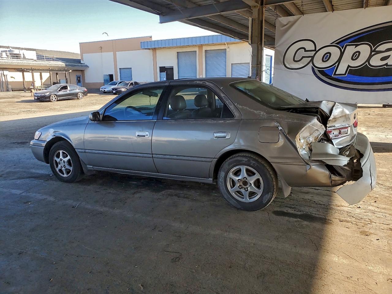 1997 TOYOTA CAMRY CE photo 2