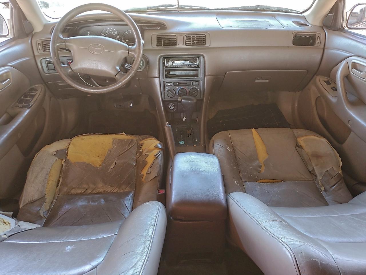 1997 TOYOTA CAMRY CE photo 8