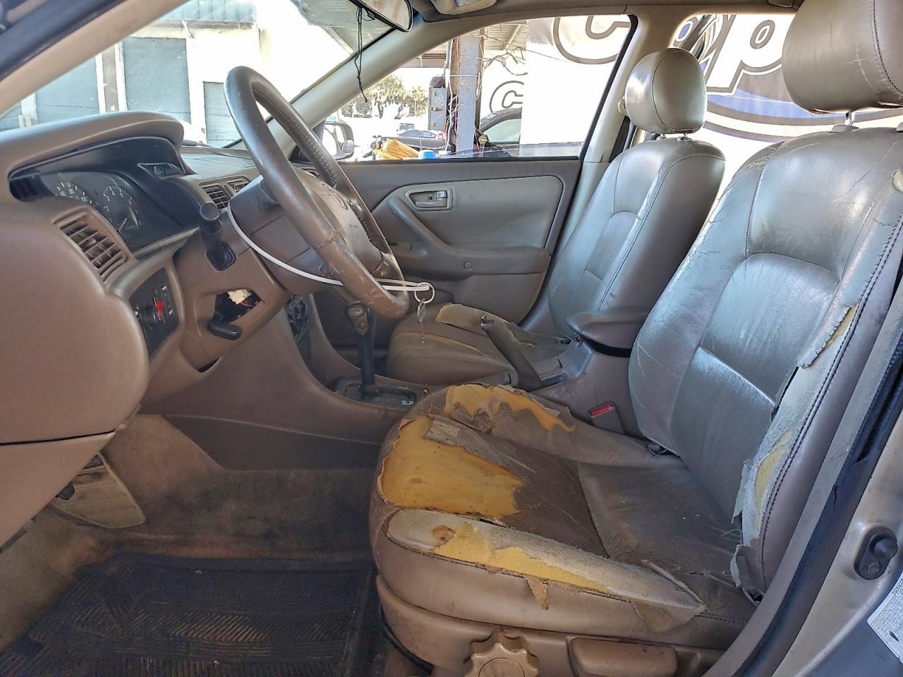 1997 TOYOTA CAMRY CE photo 7