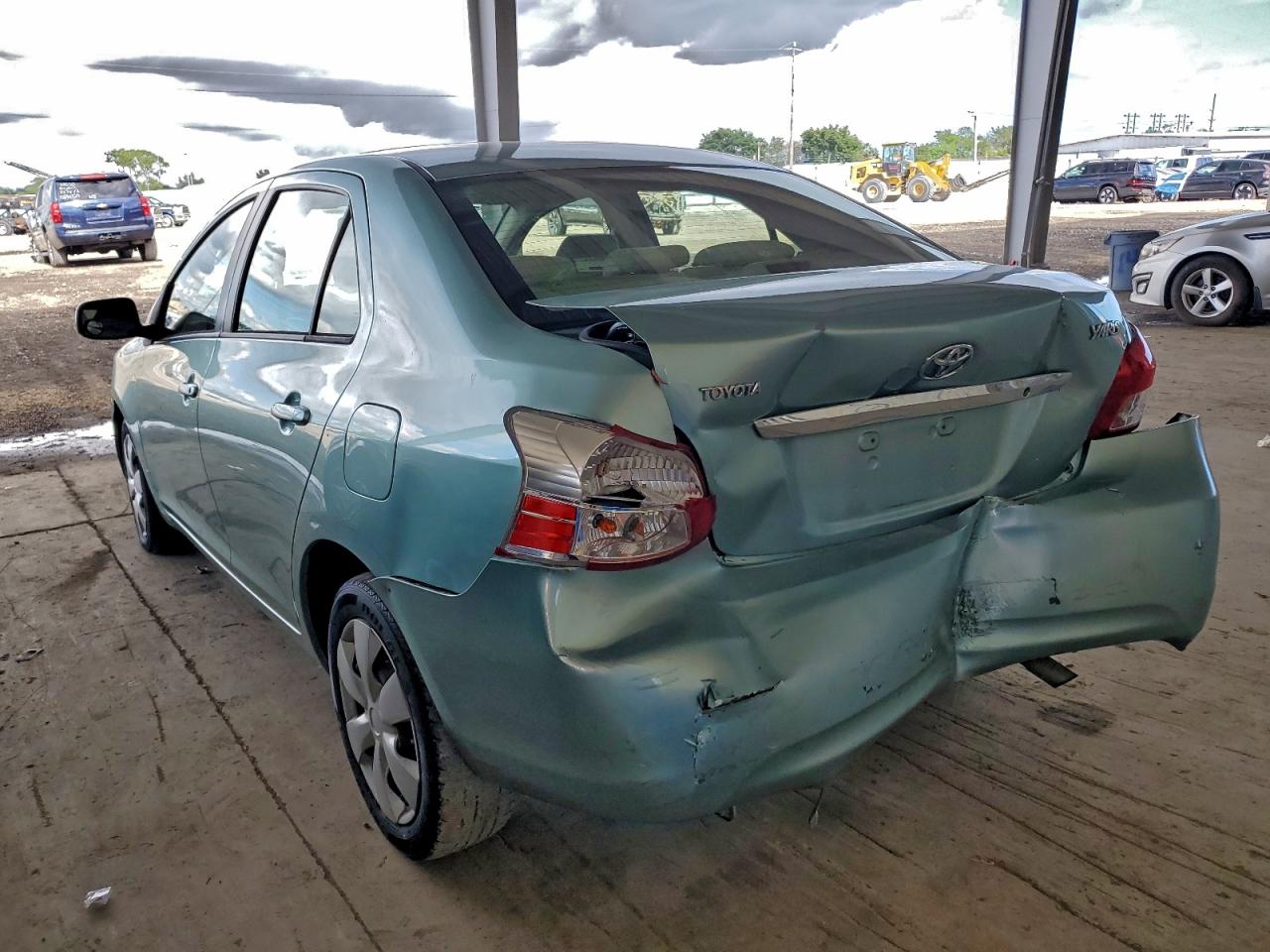 2008 TOYOTA YARIS photo 2
