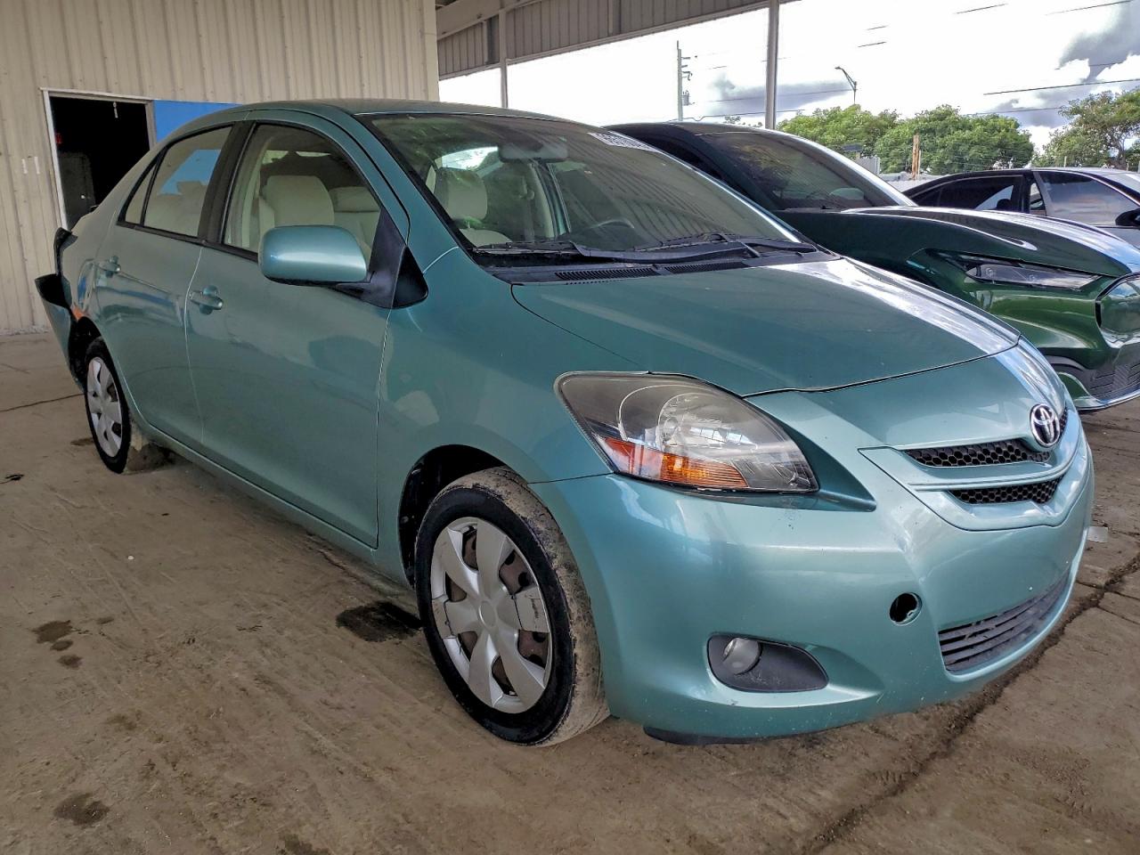 2008 TOYOTA YARIS photo 4