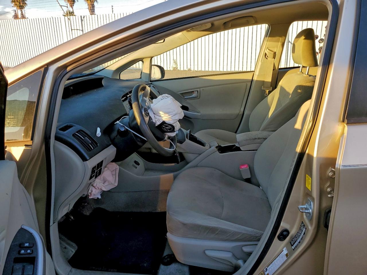 2010 TOYOTA PRIUS photo 7