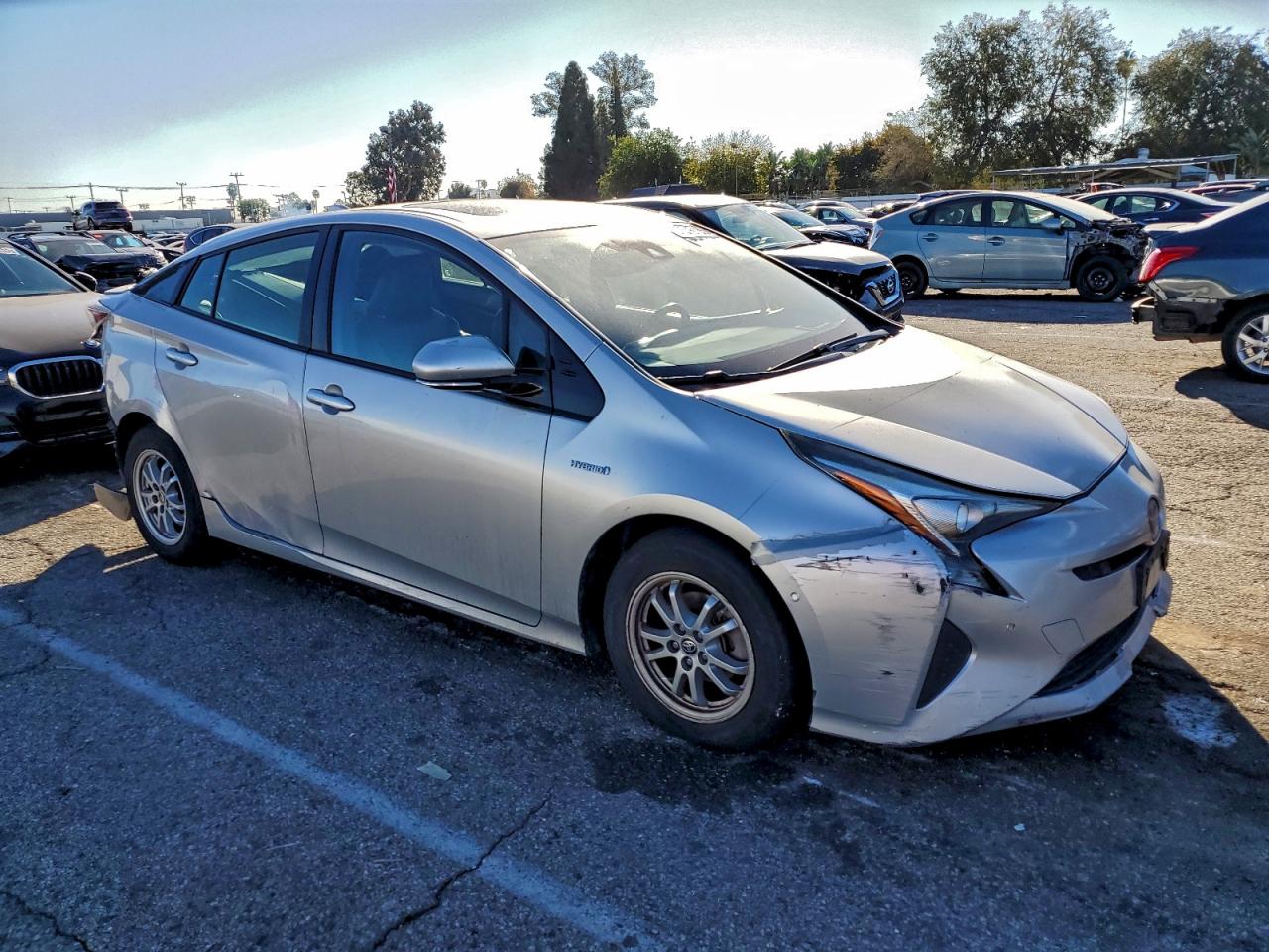 2017 TOYOTA PRIUS photo 4
