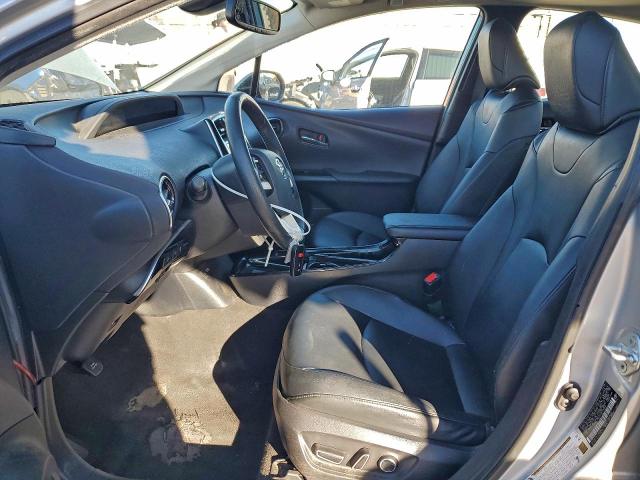 2017 TOYOTA PRIUS photo 7