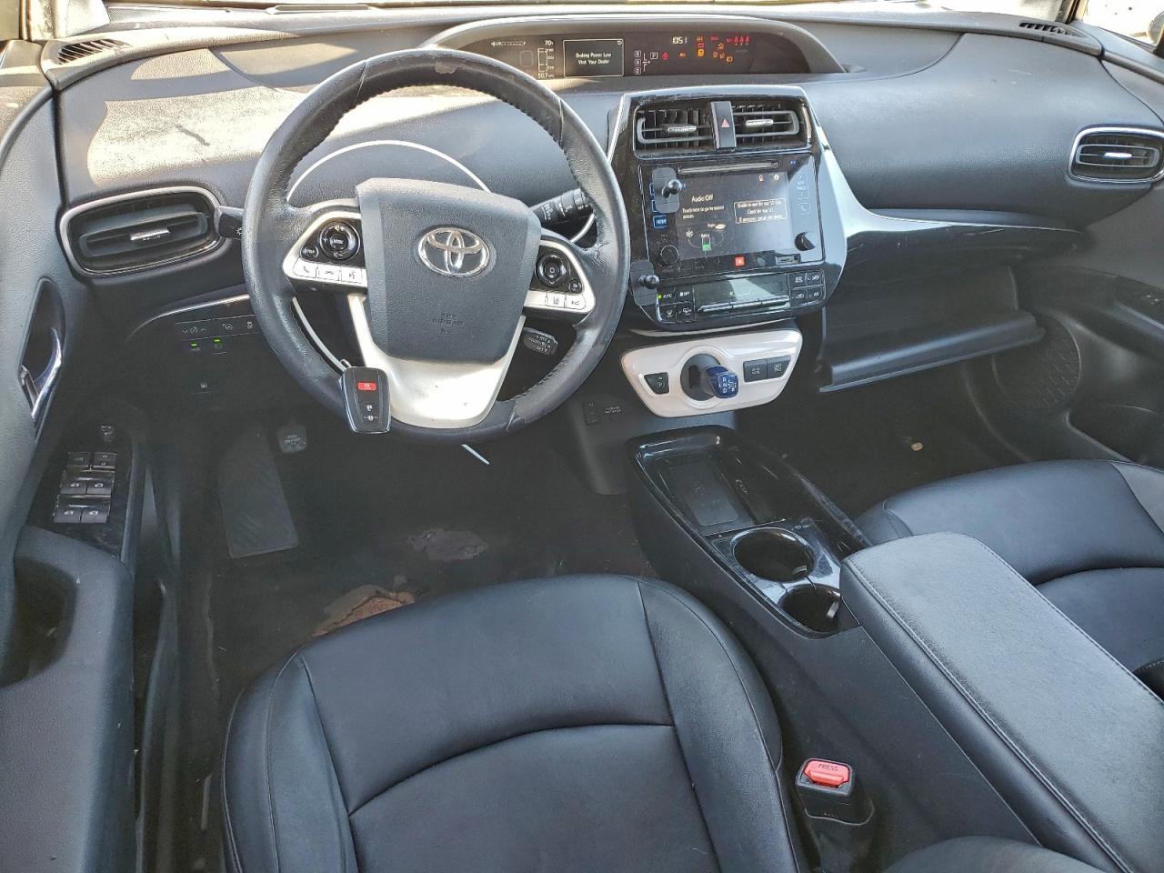2017 TOYOTA PRIUS photo 8