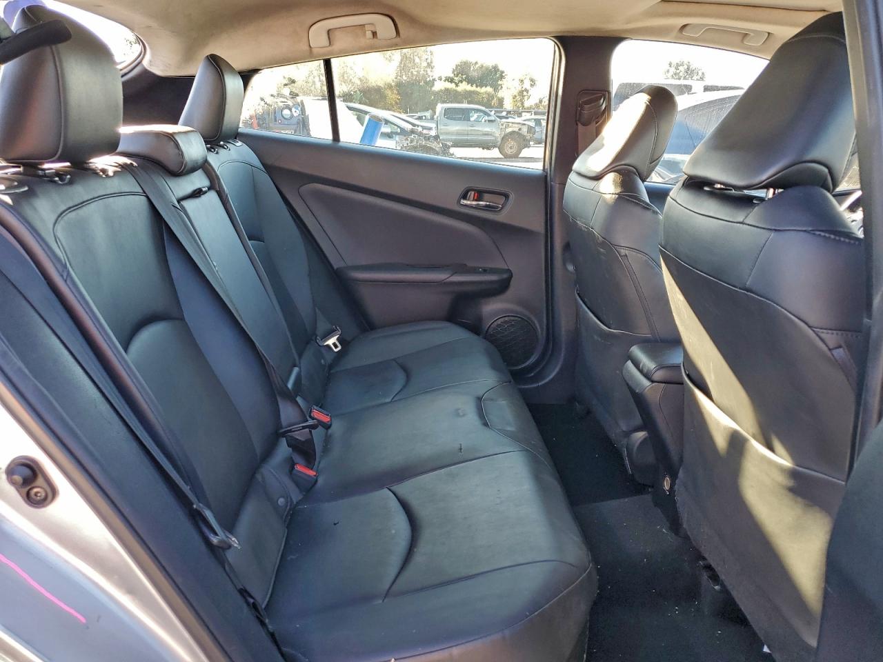 2017 TOYOTA PRIUS photo 10