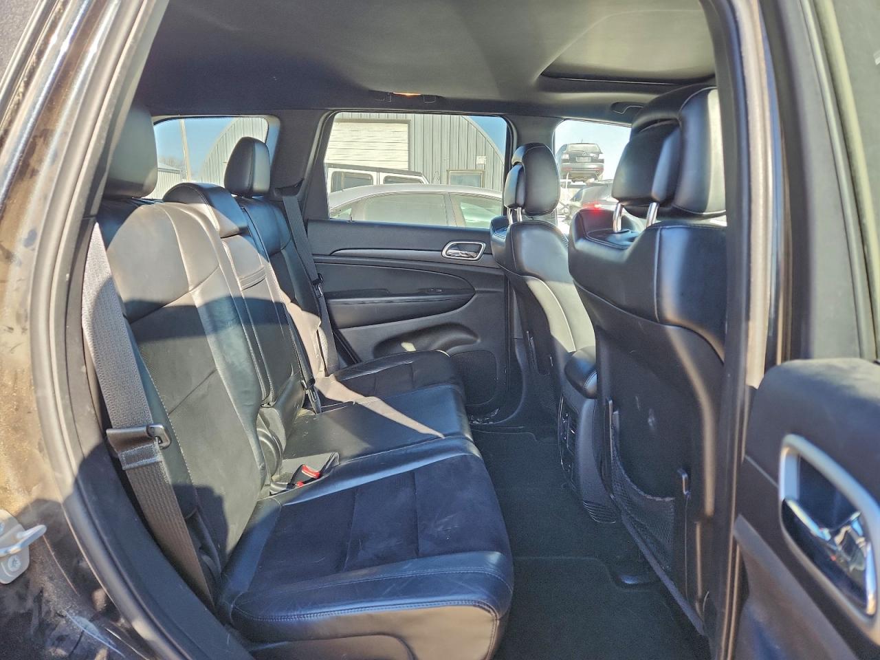 2015 JEEP GRAND CHEROKEE LAREDO photo 10