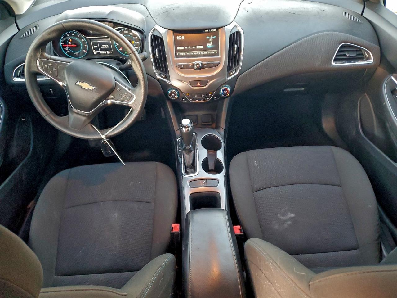 2017 CHEVROLET CRUZE LT photo 8