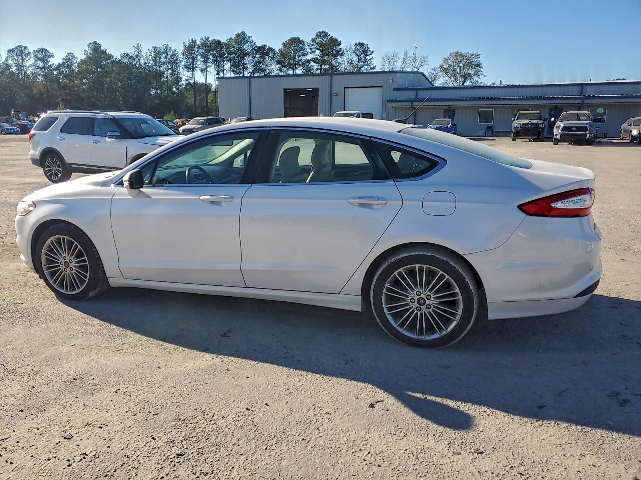 2016 FORD FUSION SE photo 2