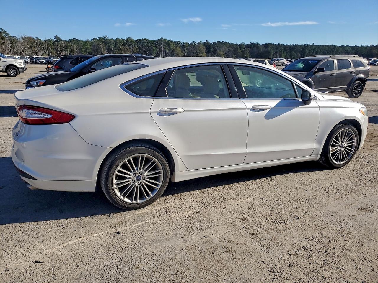 2016 FORD FUSION SE photo 3