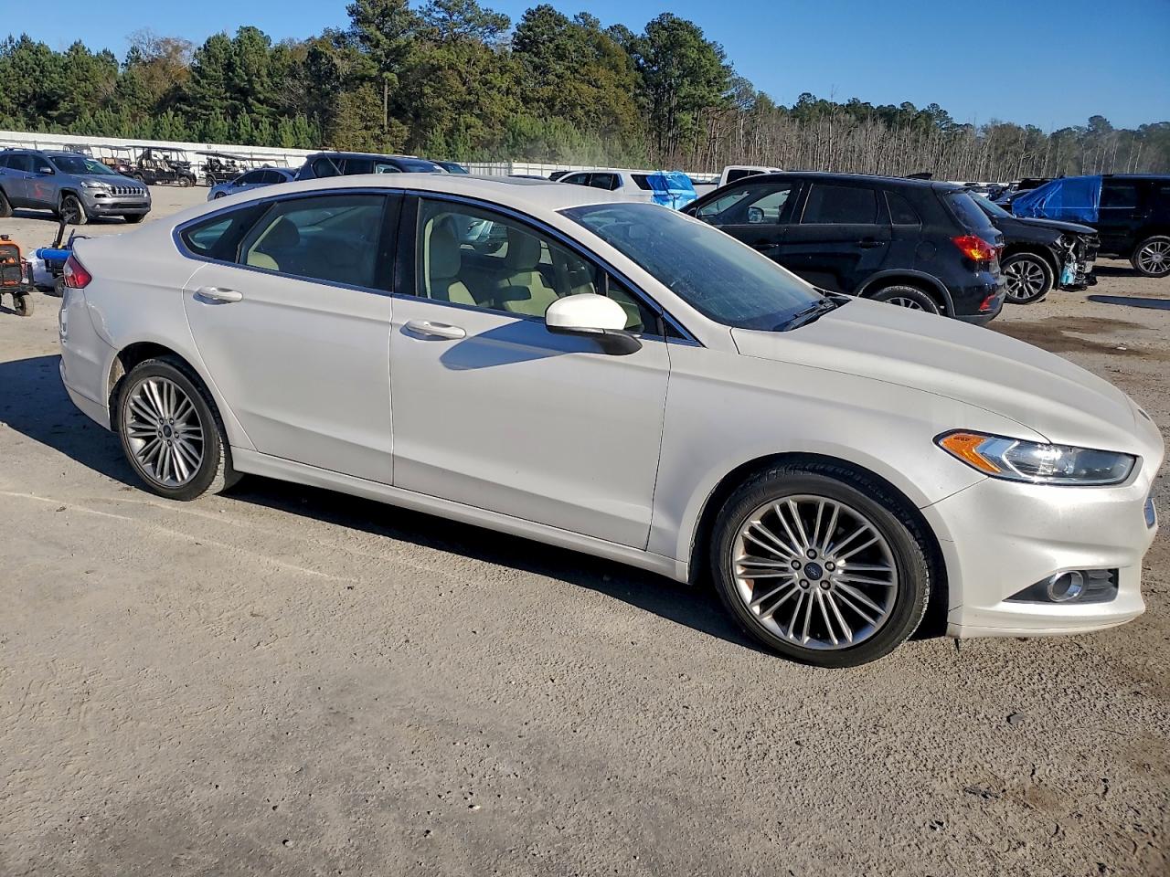 2016 FORD FUSION SE photo 4