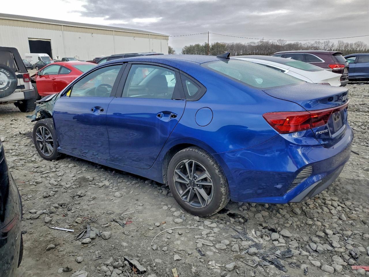 2023 KIA FORTE LX photo 2