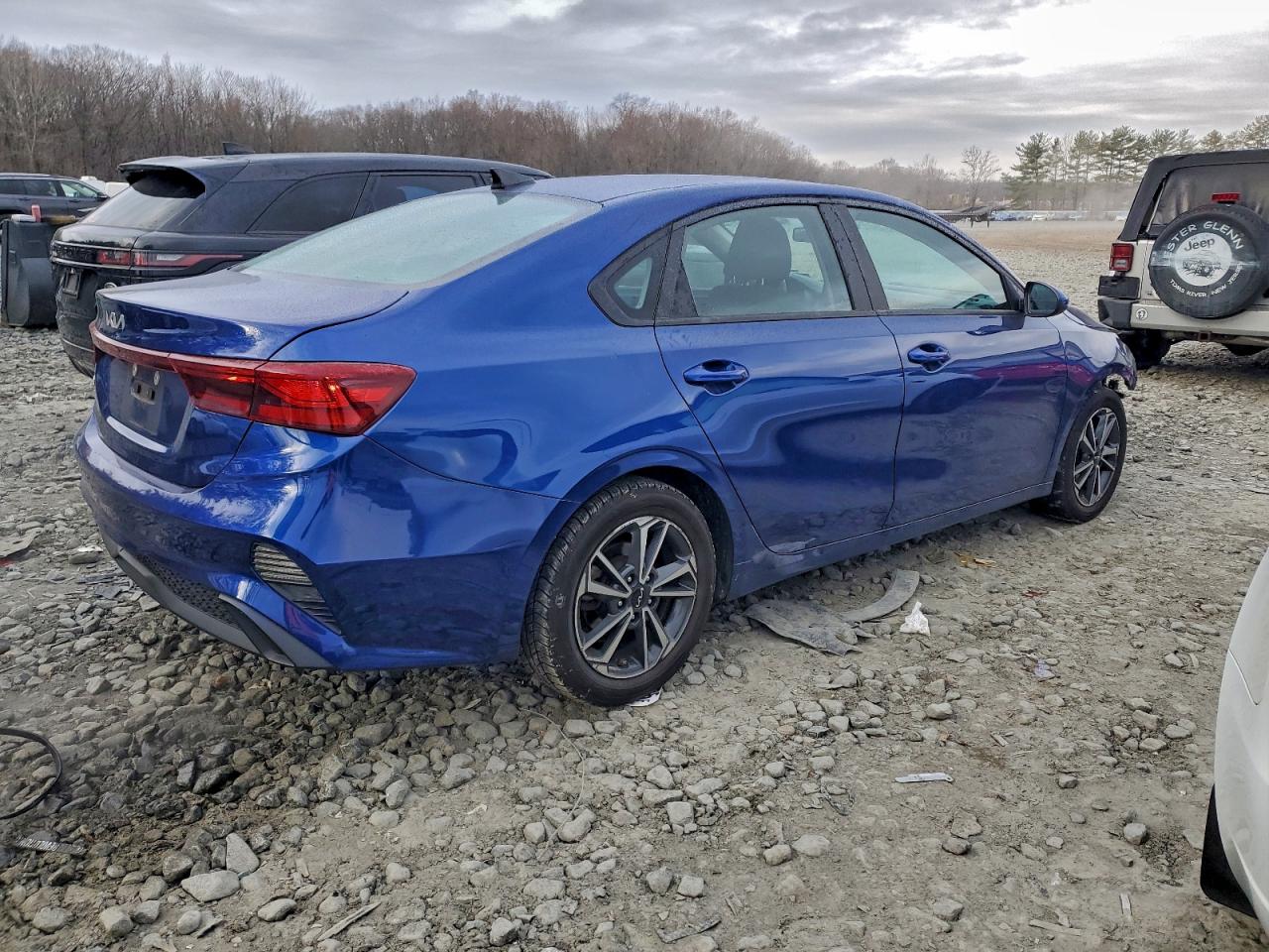 2023 KIA FORTE LX photo 3