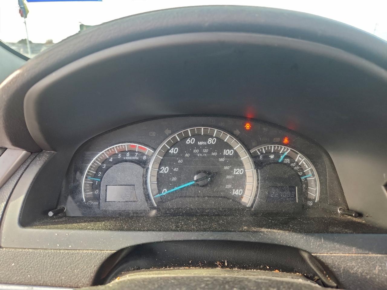 2014 TOYOTA CAMRY L photo 9