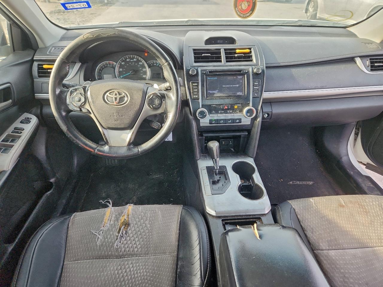 2014 TOYOTA CAMRY L photo 8
