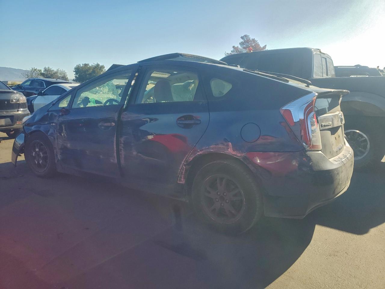 2013 TOYOTA PRIUS photo 2