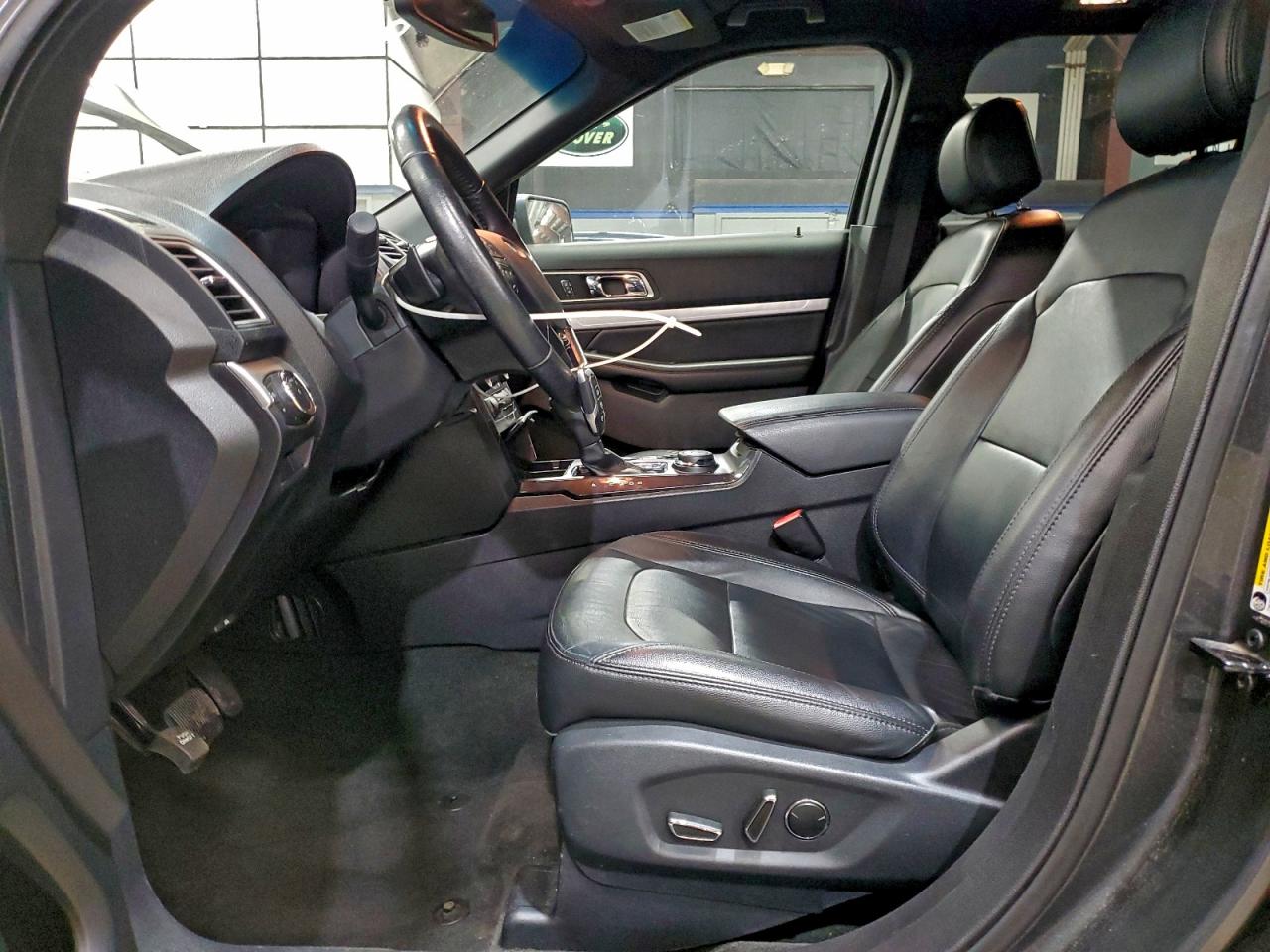 2016 FORD EXPLORER XLT photo 13