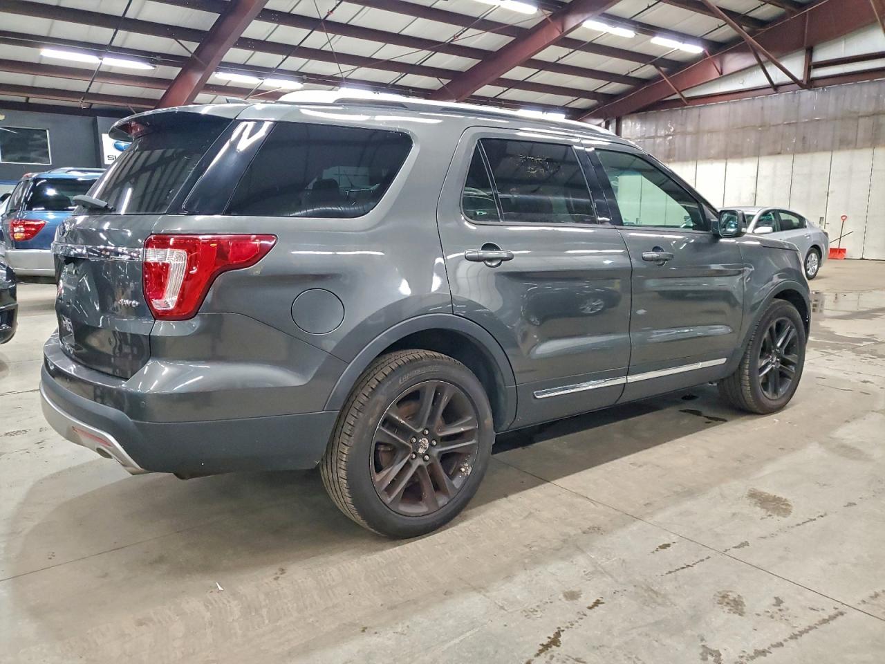 2016 FORD EXPLORER XLT photo 5