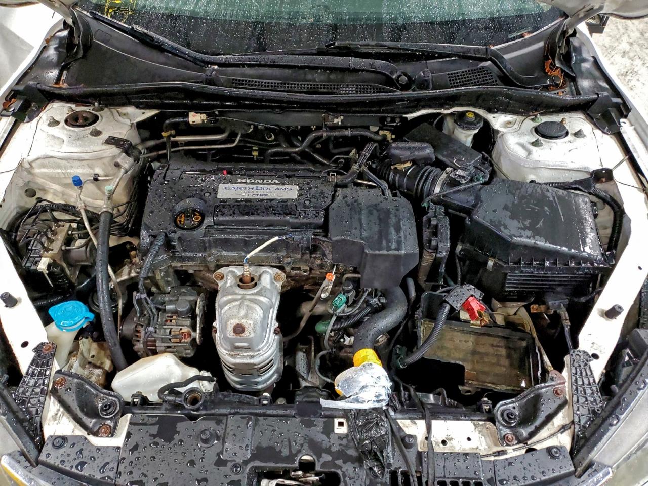2013 HONDA ACCORD LX photo 21
