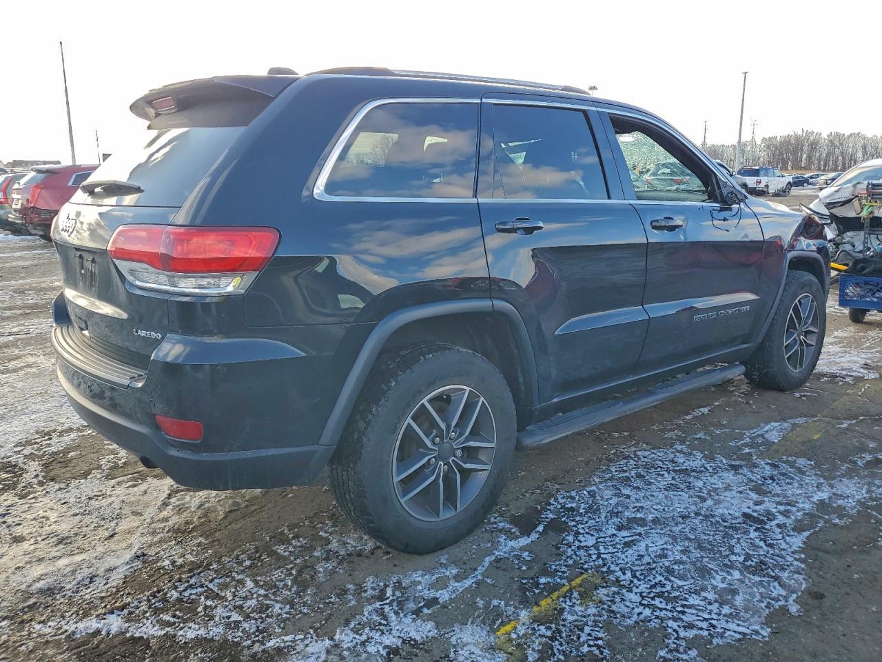 2019 JEEP GRAND CHEROKEE LAREDO photo 3