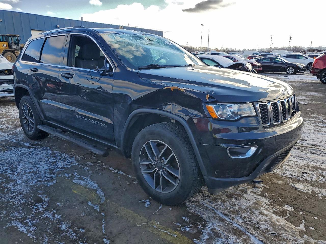 2019 JEEP GRAND CHEROKEE LAREDO photo 4