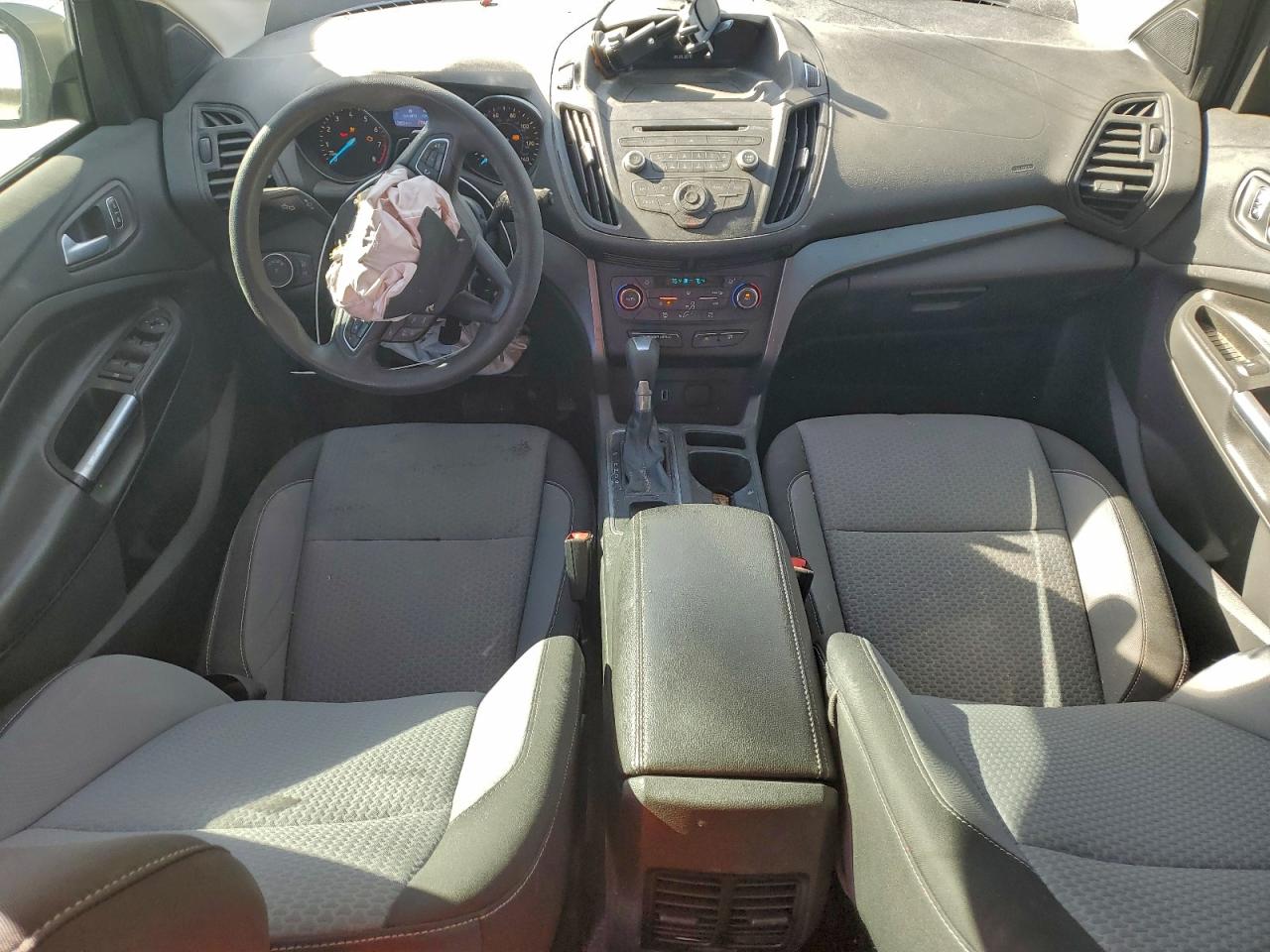 2017 FORD ESCAPE SE photo 8