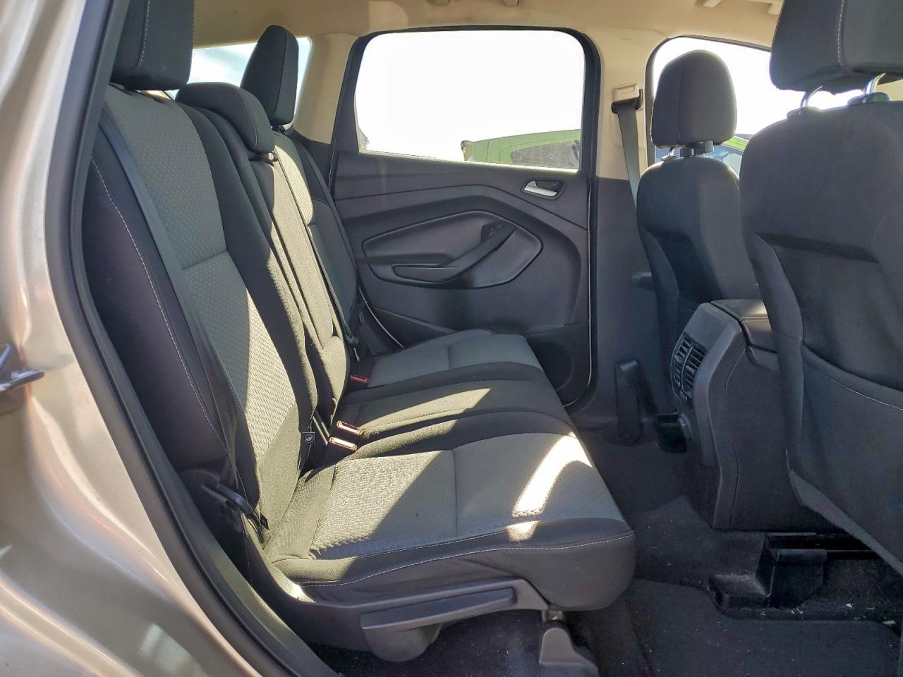 2017 FORD ESCAPE SE photo 11